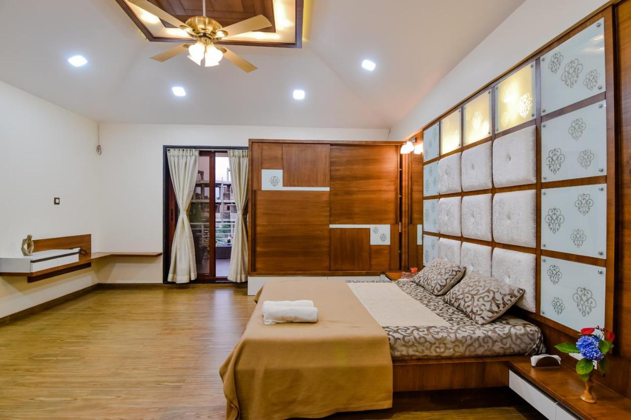Lifeline Villas - Luxurious Taraangan 4 Mountain View Villa With Biggest Pool And Huge Open Area Lonavala Exterior foto