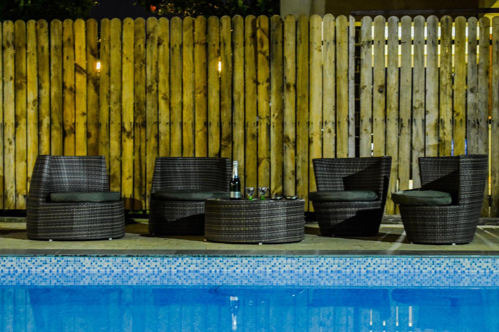 Lifeline Villas - Luxurious Taraangan 4 Mountain View Villa With Biggest Pool And Huge Open Area Lonavala Exterior foto